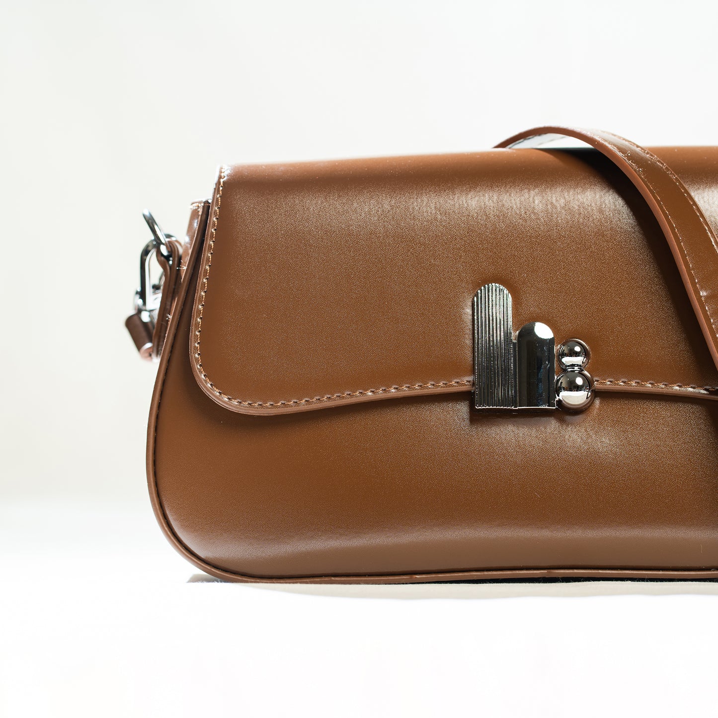 Hand Bag| The Verona Curve - Brown