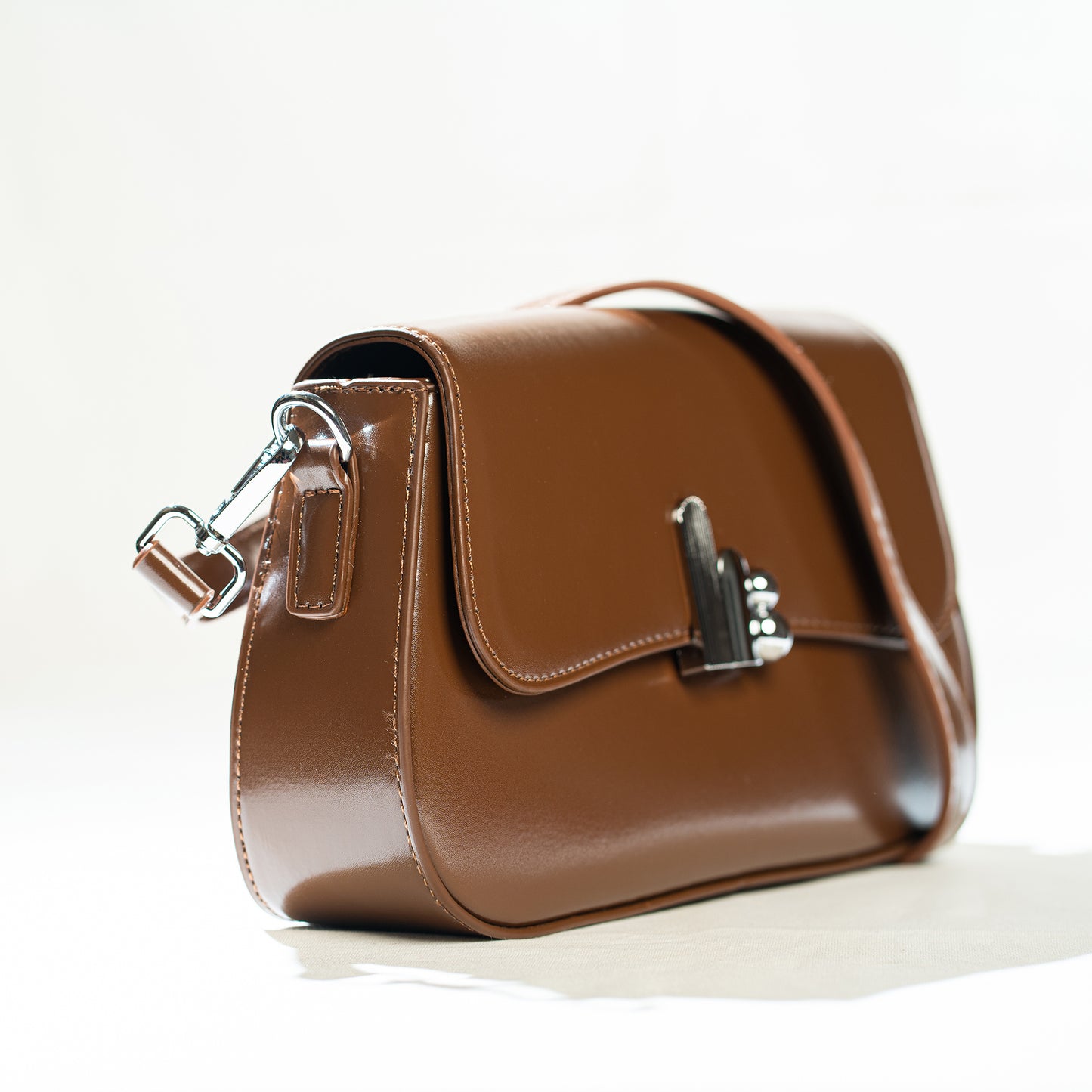 Hand Bag| The Verona Curve - Brown
