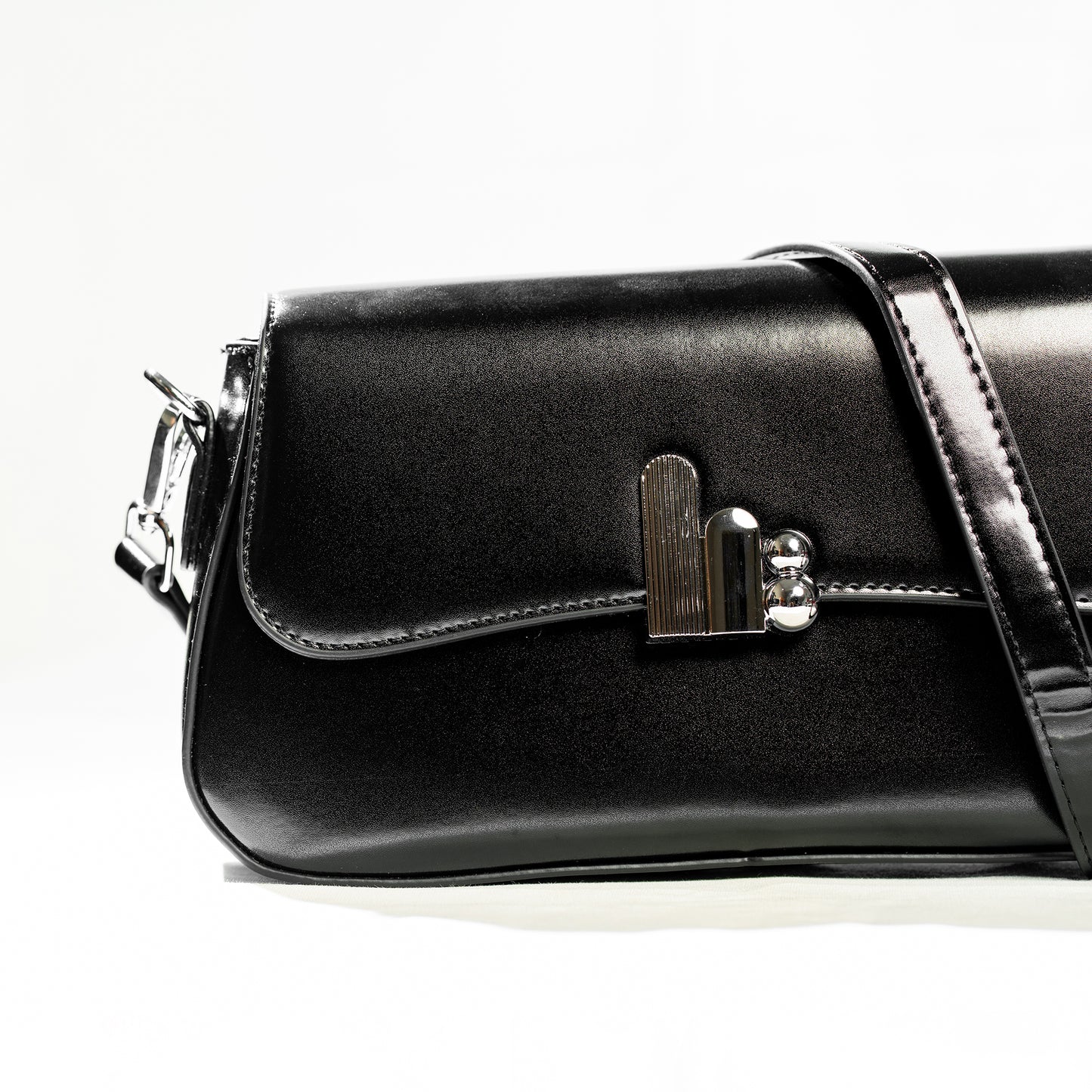 Hand Bag| The Verona Curve - Black