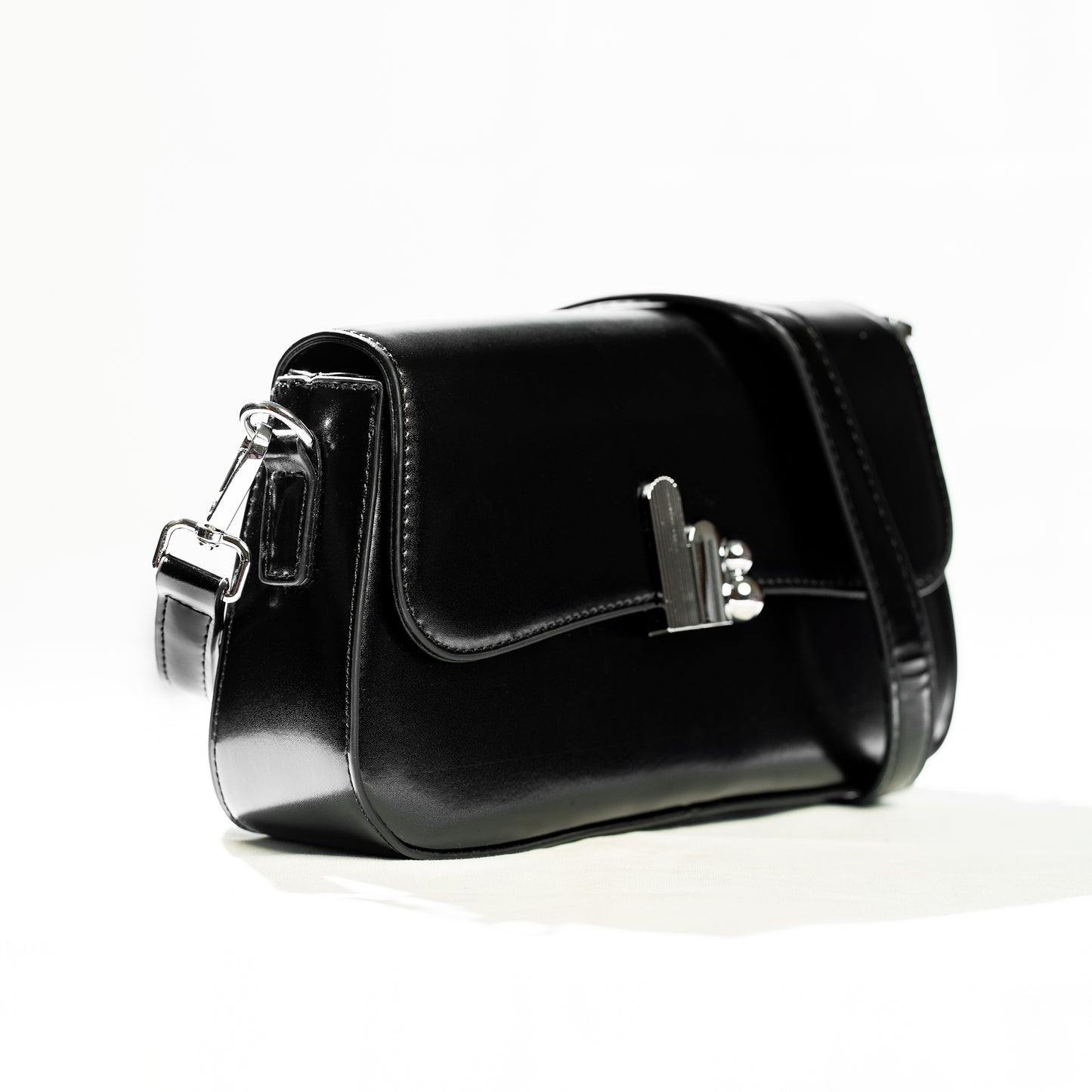 Hand Bag| The Verona Curve - Black